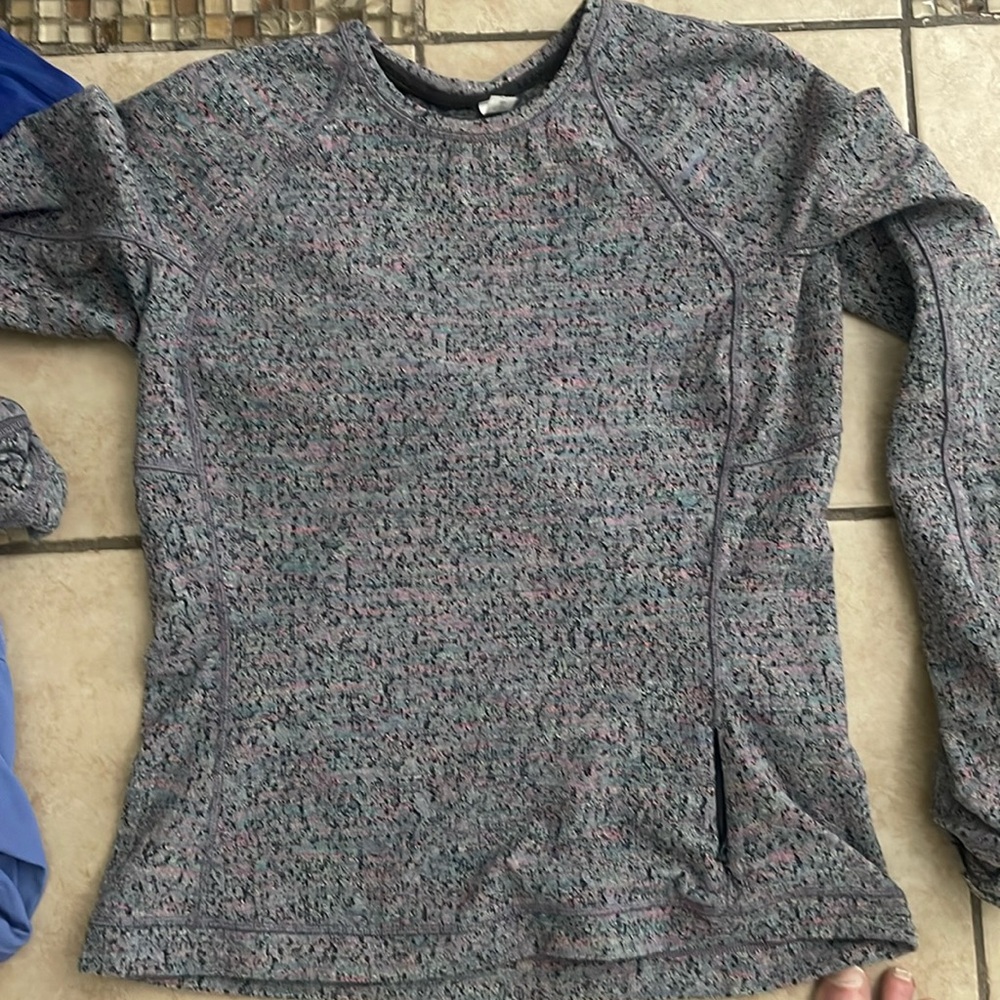 COPY - - - Lululemon Runderful rulu long sleeve size 8